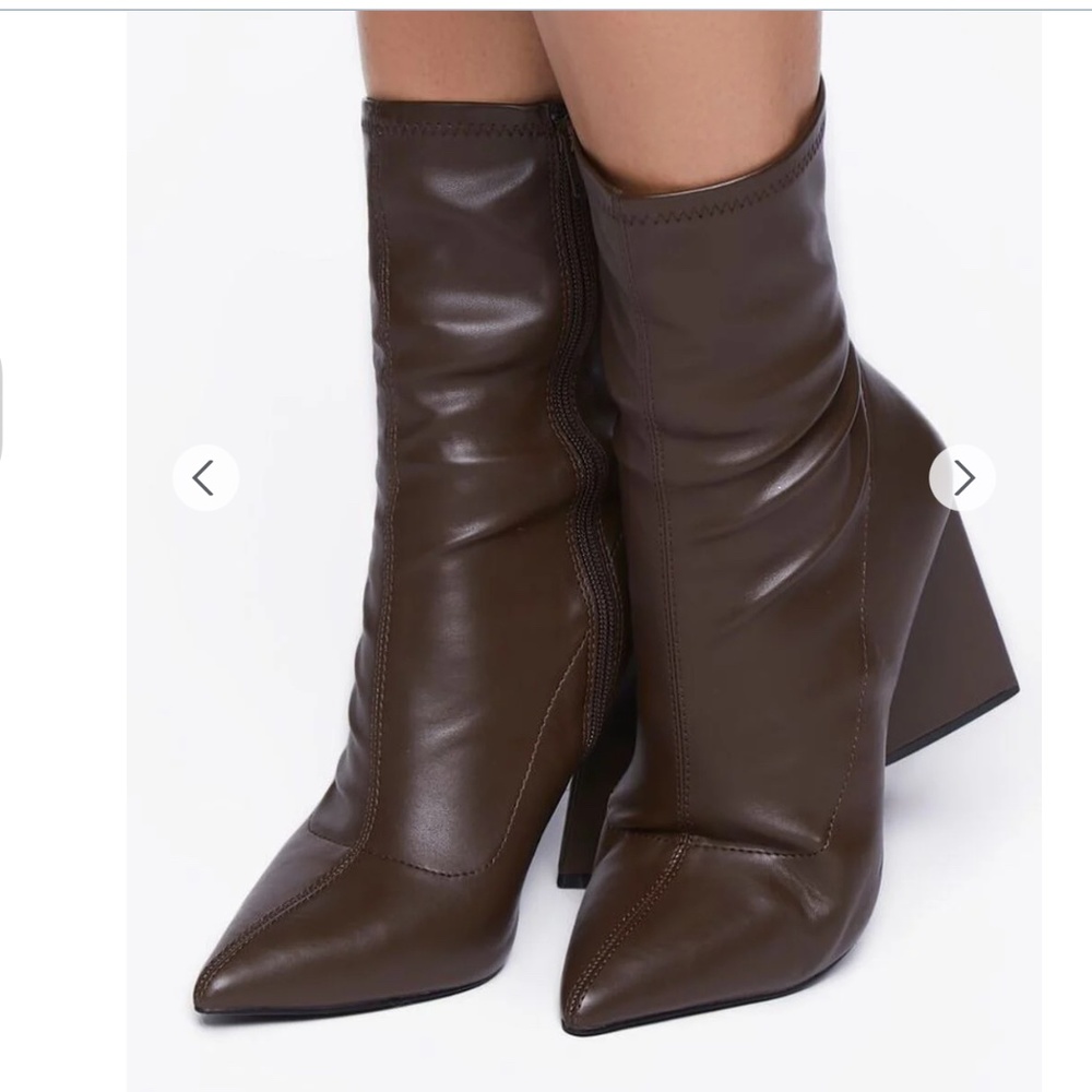 NWT Forever 21 Faux Leather Booties - Picture 3 of 6